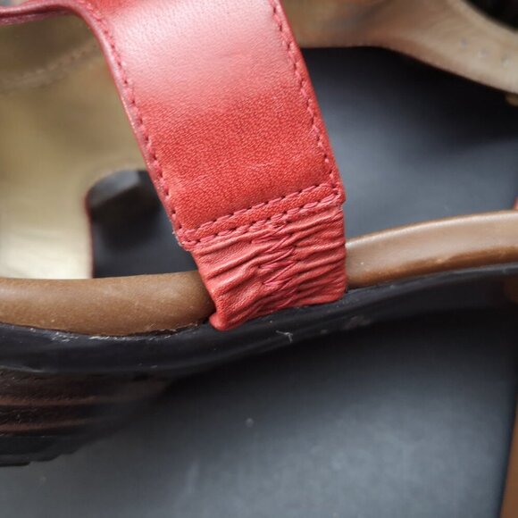 BE by Blondo Valorie Ladies Size 8.5 Leather Upper & Lining Brown & Red Sandals - Picture 6 of 15